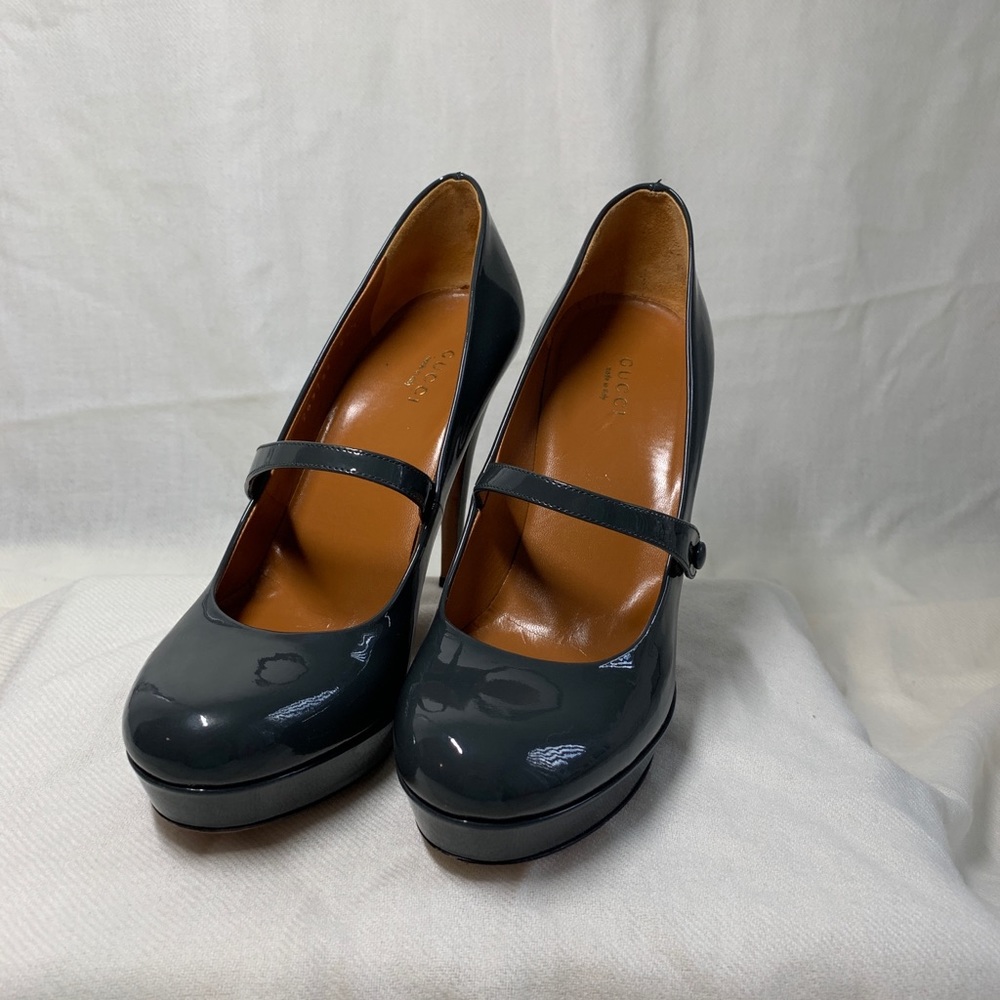 Gucci Vernice Crystal Patent Mary Jane Pumps